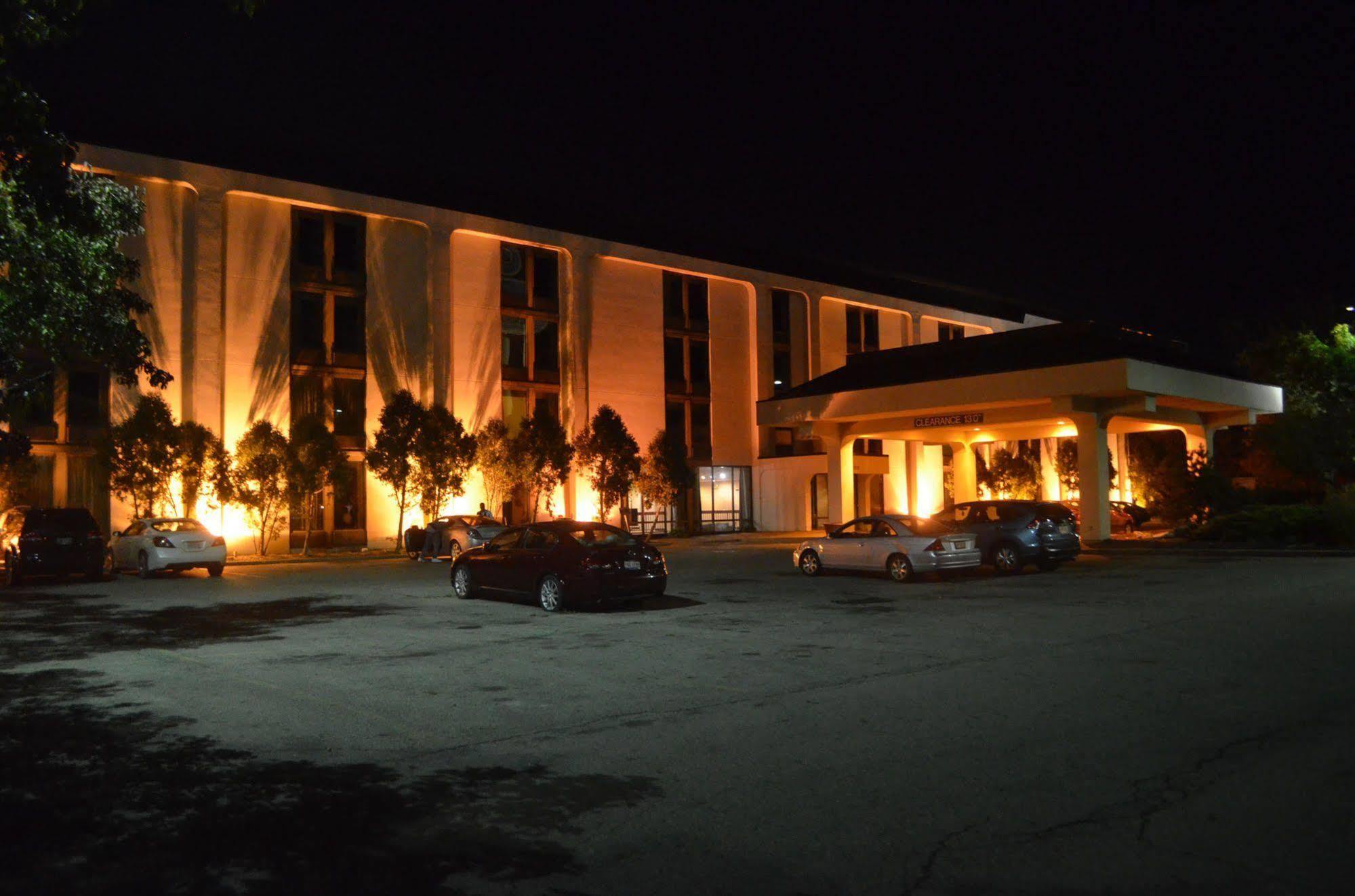 Candlewood Suites Columbus North, An Ihg Hotel Exterior photo